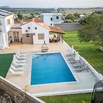 Konnos 1 Villa