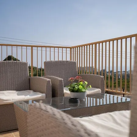 Konnos 1 - Quiet - Privacy - High Hill Seaviews - Saltwater Heated Pool *