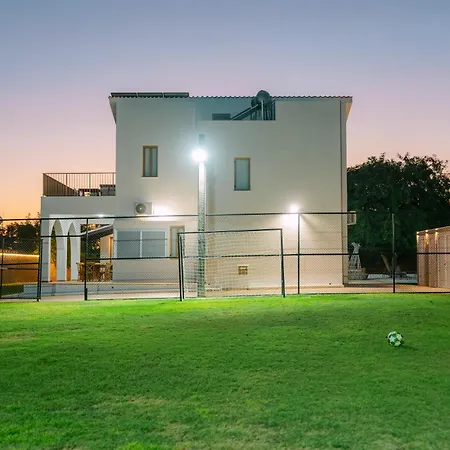 Villa Konnos 1 - Quiet - Privacy - High Hill Seaviews - Saltwater Heated Pool *