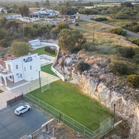 Villa Konnos 1
